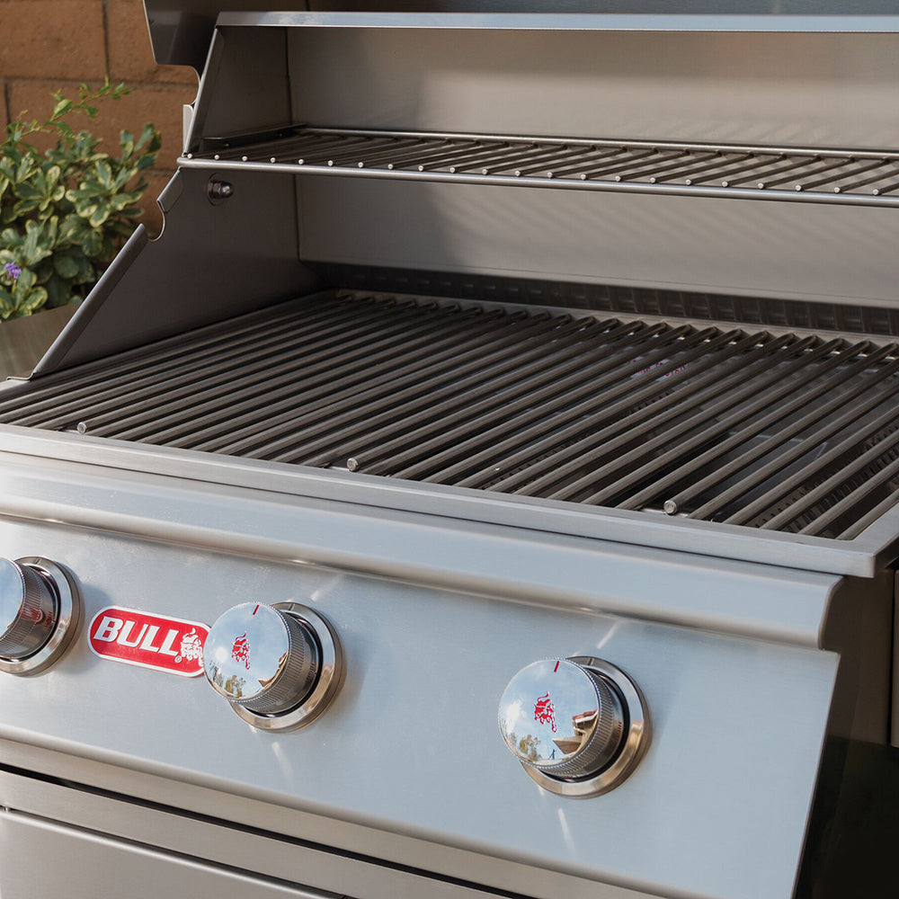 Bull Steer Premium 25-Inch 3-Burner Built-In Gas Grill