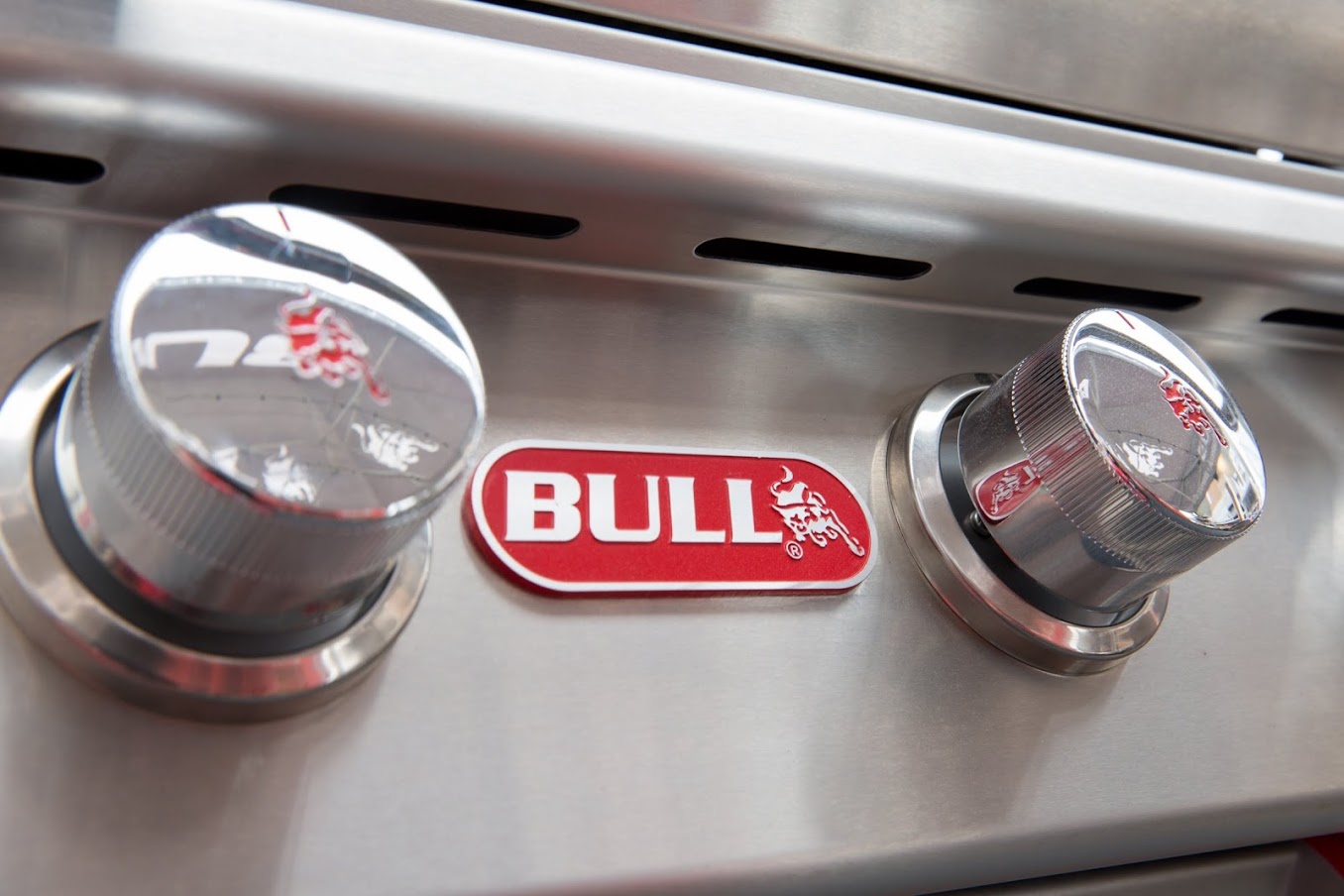 Bull Steer Premium 25-Inch 3-Burner Built-In Gas Grill