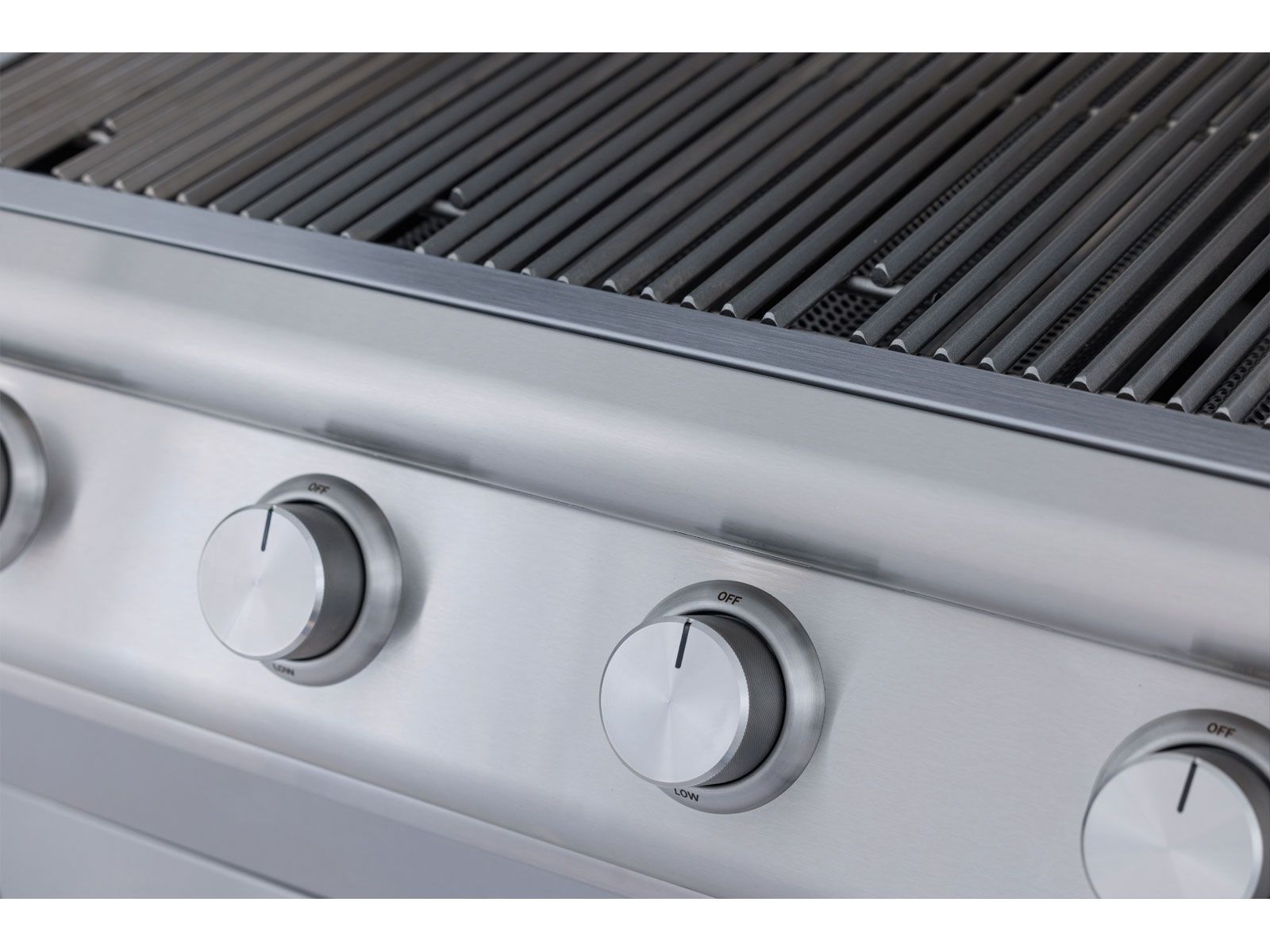 Blaze BCM 32-in 4-Burner Freestanding Gas Grill