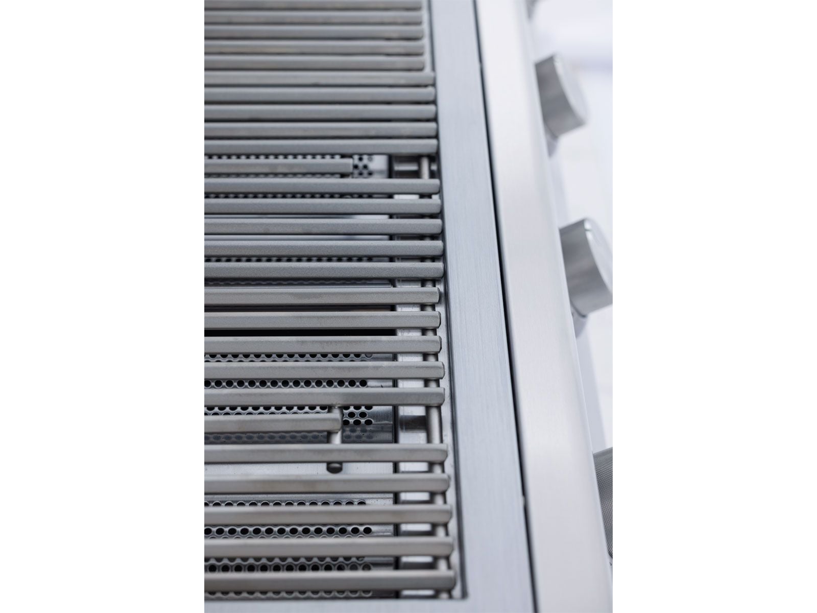 Blaze BCM 32-in 4-Burner Freestanding Gas Grill